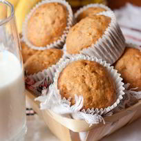 Банановые маффины с кокосом и грецкими орехами