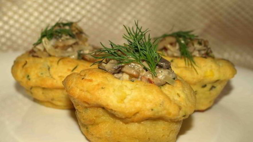 Рецепт картофельных маффинов с грибной начинкой