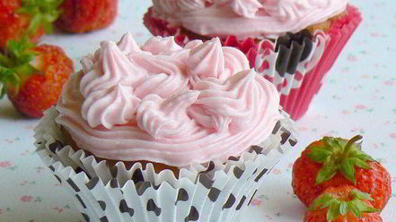 Рецепт маффинов с клубникой и шококаплями