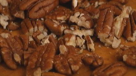 Рецепт маффинов с курагой и орехами пекан