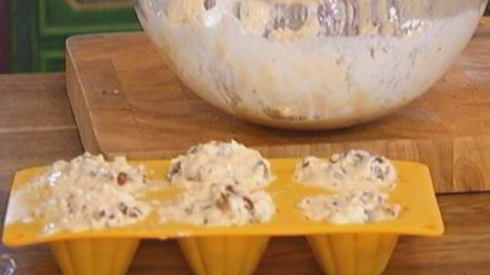 Рецепт маффинов с курагой и орехами пекан