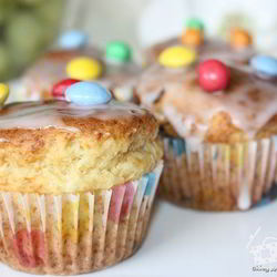 Рецепт Маффинов с разноцветным шоколадным драже смартис