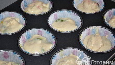 Рецепт маффинов с разноцветным шоколадным драже смартис