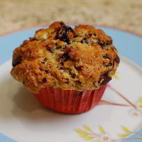 Маффины с шоколадом и вяленой вишней