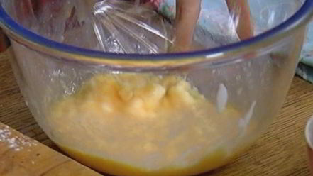 Рецепт маффинов с шоколадом и вяленой вишней