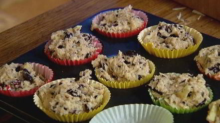 Рецепт маффинов с шоколадом и вяленой вишней