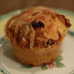 Рецепт Маффинов с вялеными помидорами и сыром