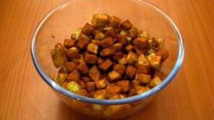 Рецепт маффинов с яблоками и корицей под ванильным соусом