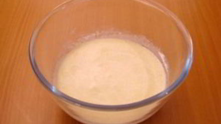 Рецепт маффинов с яблоками и корицей под ванильным соусом