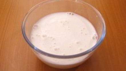 Рецепт маффинов с яблоками и корицей под ванильным соусом