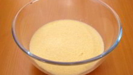 Рецепт маффинов с яблоками и корицей под ванильным соусом