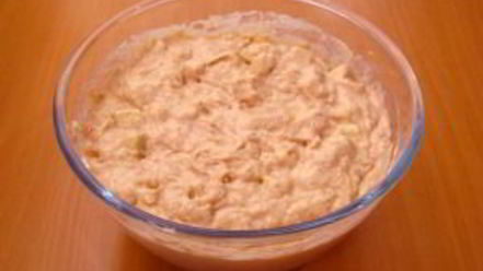 Рецепт маффинов с яблоками и корицей под ванильным соусом