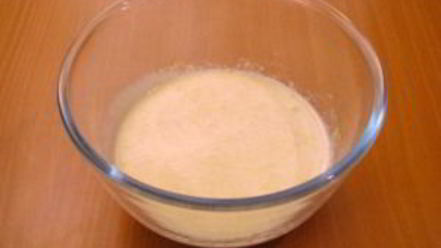 Рецепт маффинов с яблоками и корицей под ванильным соусом