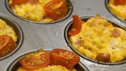 Рецепт необычных маффинов с ветчиной и сыром