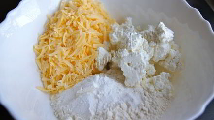 Рецепт пикантных маффинов из сыра и творога