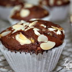 Рецепт Шоколадных маффинов с белым шоколадом и миндалем