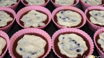 Рецепт шоколадных маффинов с крем сыром