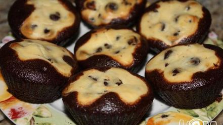 Рецепт шоколадных маффинов с крем сыром