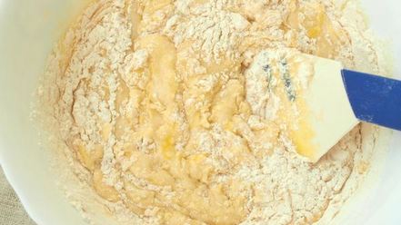 Рецепт манника на кефире с яблоками