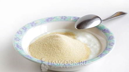 Рецепт манника шоколадного с финиками и миндалем