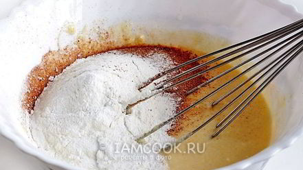 Рецепт манника шоколадного с финиками и миндалем