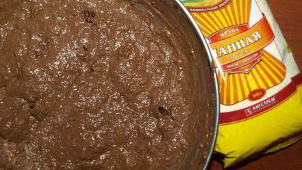 Рецепт постного шоколадного манника с вяленой клюквой