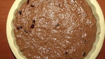 Рецепт постного шоколадного манника с вяленой клюквой