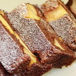 Рецепт Шоколадного манника с карамельными яблоками