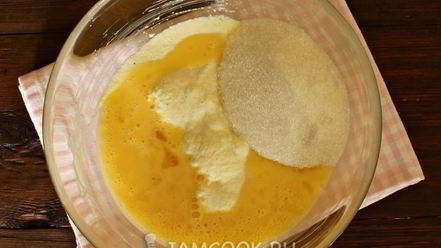 Рецепт шоколадного манника с халвой