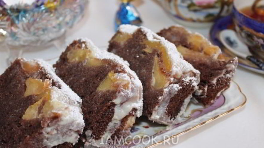 Рецепт шоколадного манника с яблоками