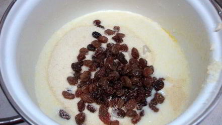 Рецепт вкусного манника на кефире в мультиварке