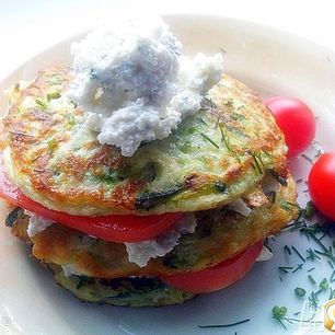 Рецепт Башенок из кабачковых оладий и брынзы