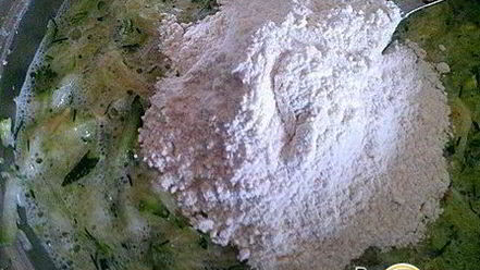 Рецепт башенок из кабачковых оладий и брынзы