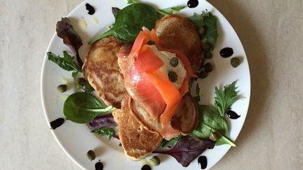 Рецепт Гречневых оладий с семгой