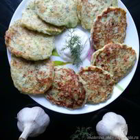 Кабачковые оладьи с творогом