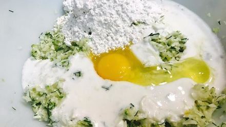 Рецепт капустна-кабачковых оладьи на кефире