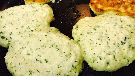 Рецепт капустна-кабачковых оладьи на кефире