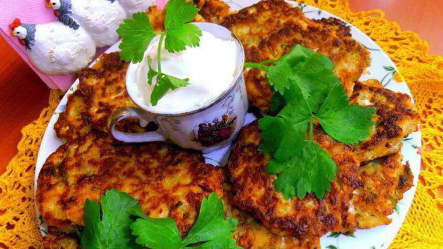 Рецепт оладушек из китайской капусты с брынзой