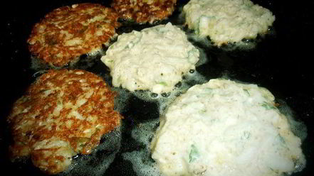 Рецепт оладушек из китайской капусты с брынзой