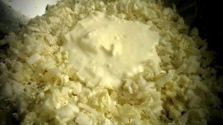 Рецепт оладушек из китайской капусты с брынзой