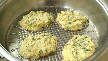 Рецепт оладий из кабачков с манной крупой