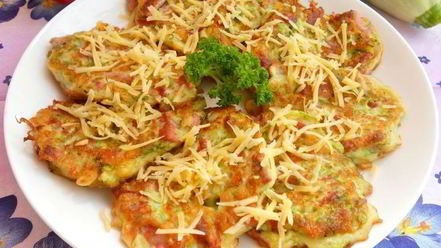 Рецепт оладий из кабачков с сыром и колбасой
