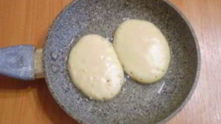 Рецепт оладий на кефире с яйцами