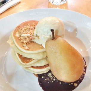 Рецепт Оладий на молоке и кефире с грушей