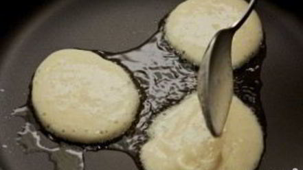 Рецепт оладий на воде с яйцами