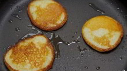 Рецепт оладий на воде с яйцами