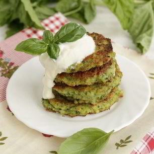 Рецепт Оладий с брокколи и пармезаном