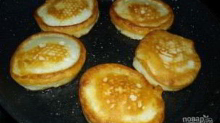 Рецепт пышных оладий на кефире