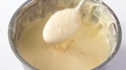 Рецепт пышных оладий на кислом молоке без дрожжей