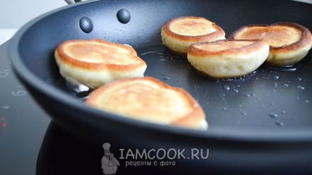 Рецепт пышных оладий на ряженке
